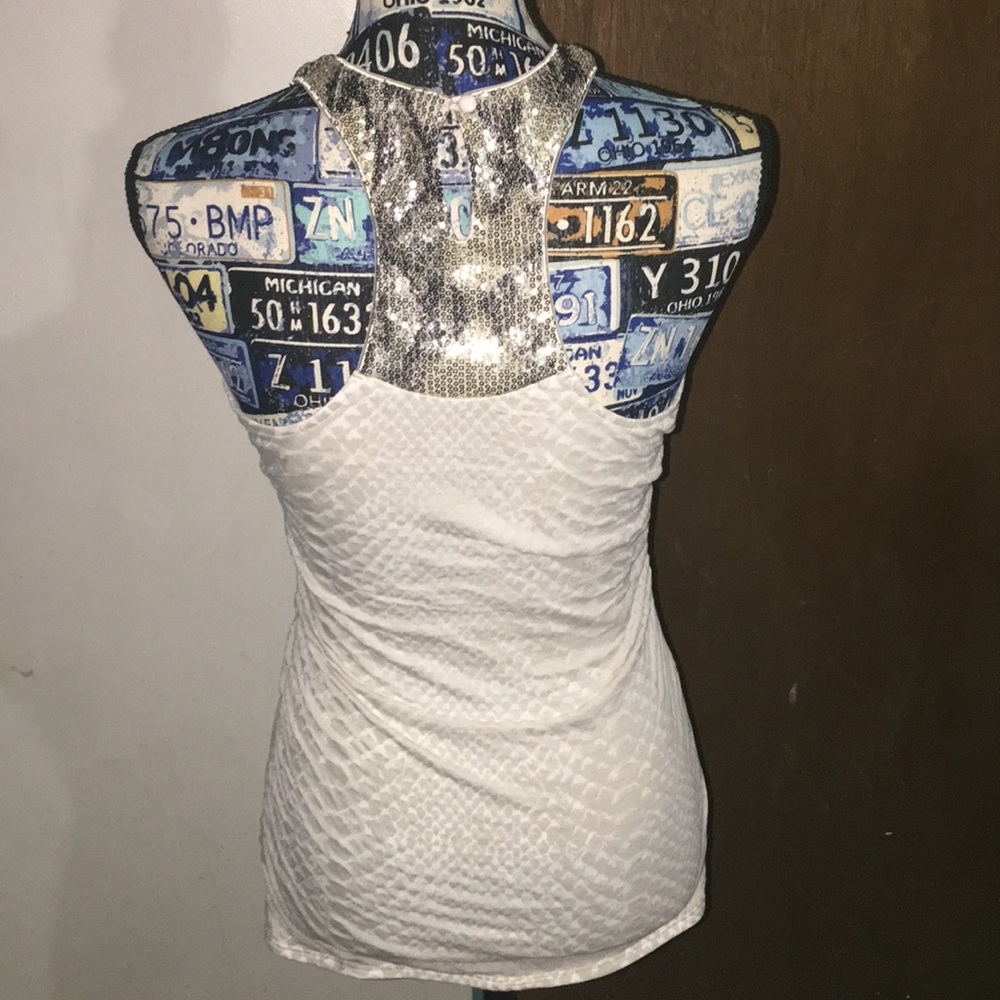 Express sequenced halter - Picture 2 of 5